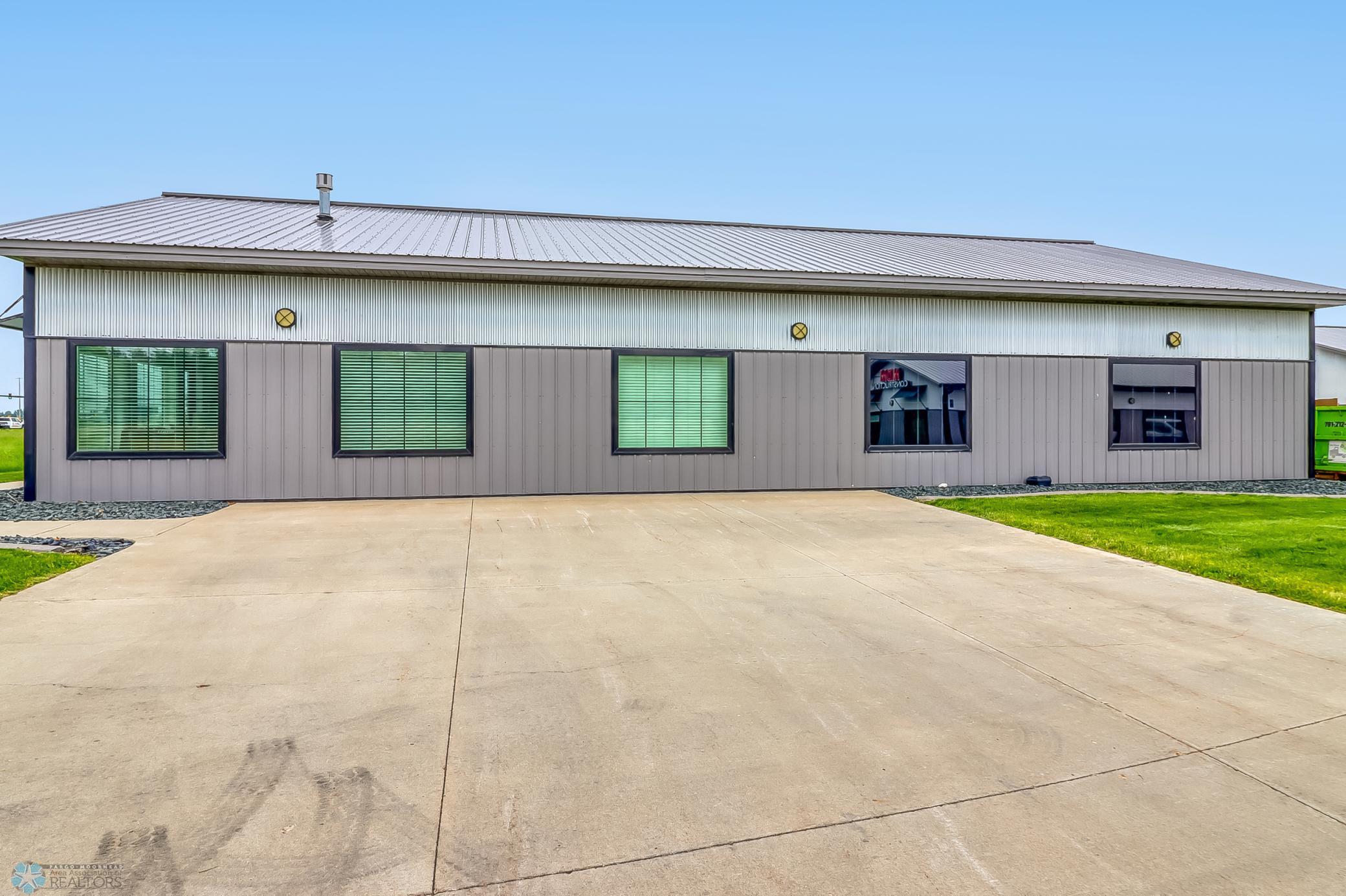 Exterior1_5.jpg