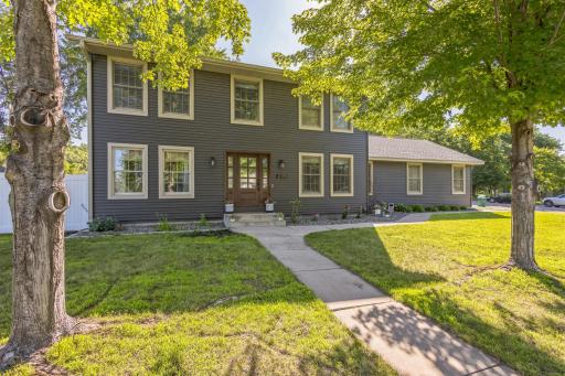 205 Evergreen Drive E, Cannon Falls, MN 55009