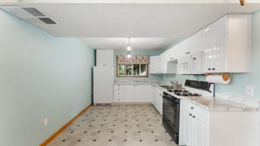 32478 Sunrise Road, Avon, MN 56310