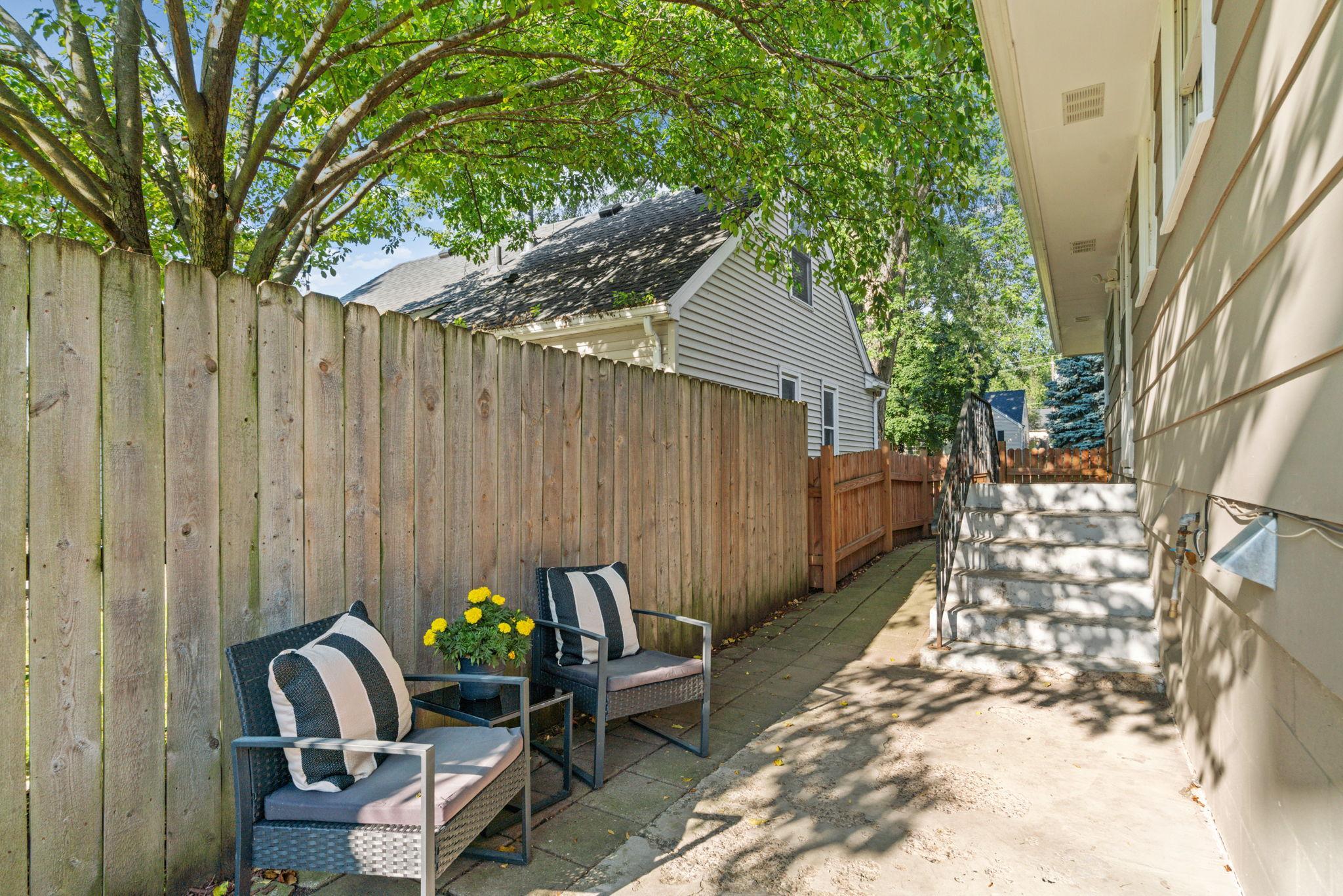 Photo 32