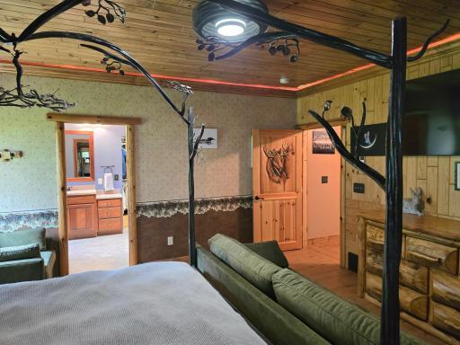 Primary to En-Suite.jpg