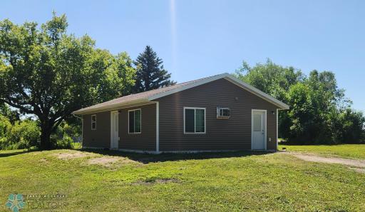 792 2nd Street NW, Hillsboro, ND 58045
