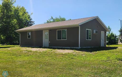 792 2nd Street NW, Hillsboro, ND 58045