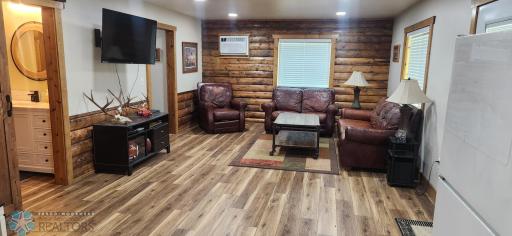 792 2nd Street NW, Hillsboro, ND 58045