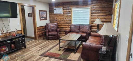 792 2nd Street NW, Hillsboro, ND 58045