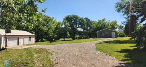 792 2nd Street NW, Hillsboro, ND 58045