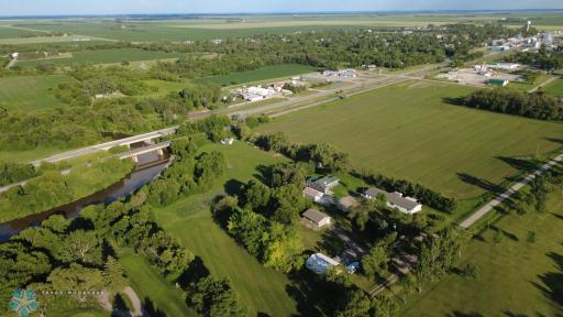 792 2nd Street NW, Hillsboro, ND 58045