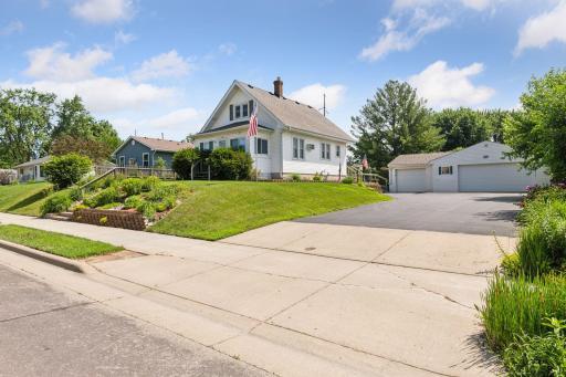 609 1st Avenue Southeast - Spacecrafting - 0003.jpg