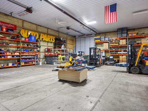 16 Ft Doors in Warehouse / Shop building, upper level apartment