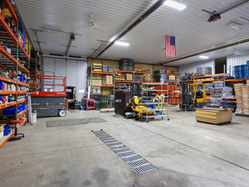 Working businesses currently operating out of this huge warehouse space