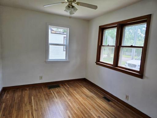 915 14th Avenue SE, Austin, MN 55912