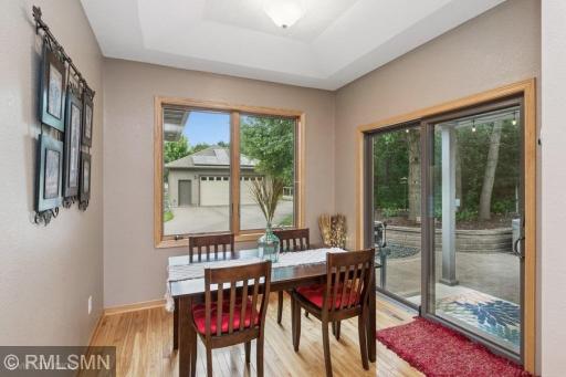 And... more seating in the informal dining/breakfast nook - plenty of space for entertaining!