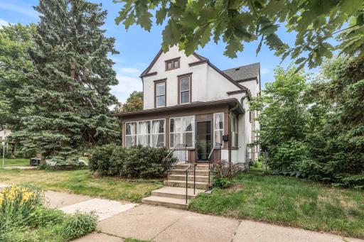 956 23rd Avenue NE, Minneapolis, MN 55418
