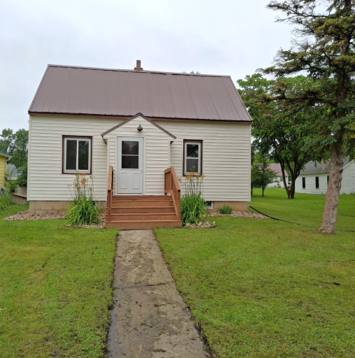 251 Colfax Avenue NE, Hector, MN 55342