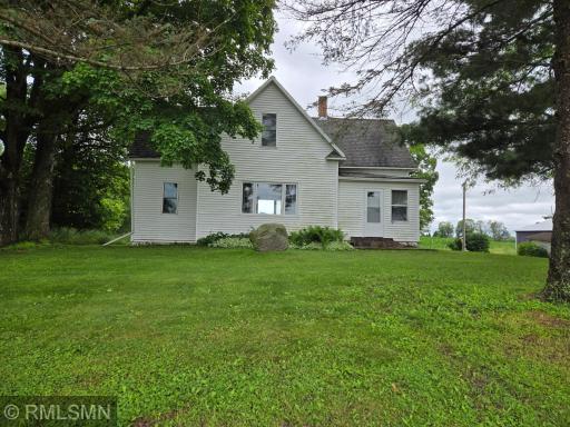 1264 389th Avenue NE, Stanchfield, MN 55080