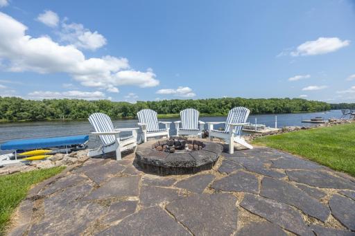 830 Prairie Island Road N, Winona, MN 55987
