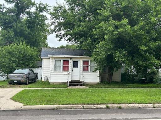 315 E Main Street, Marshall, MN 56258
