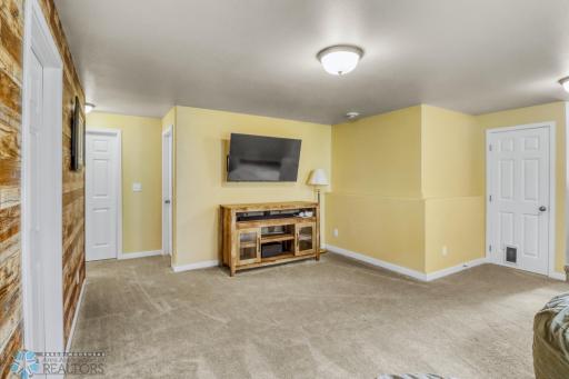 1334 6th Street NW, West Fargo, ND 58078