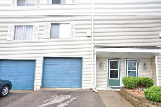 402 Dorland Drive S, Saint Paul, MN 55119