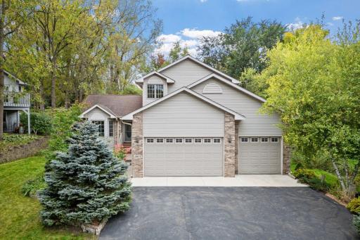 3071 Avon Street N, Roseville, MN 55113