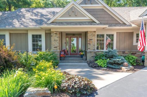 483 Meadow Ridge Lane, Hudson, WI 54016