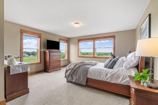 Upper Level w/ Loft, 3 oversized Bedrooms (all w/ walk-in closets), 2 Baths