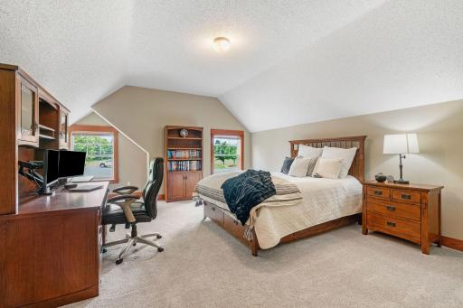 Upper Level w/ Loft, 3 oversized Bedrooms (all w/ walk-in closets), 2 Baths