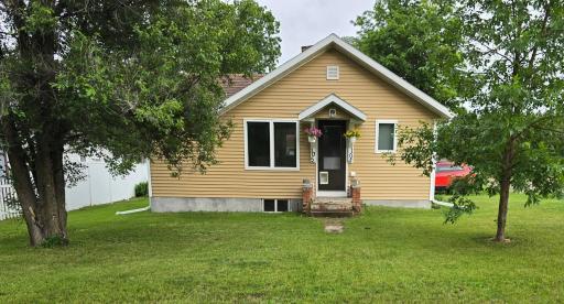 105 3rd Avenue N, Dent, MN 56528