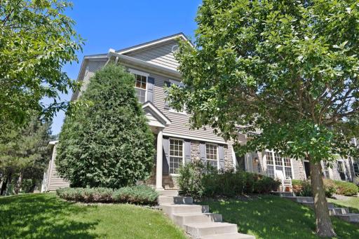 1068 Hillvale Avenue N, Saint Paul, MN 55128