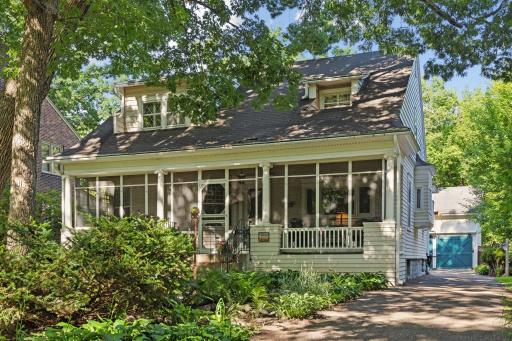 Welcome to 1323 Keston Street in St Anthony Park!
