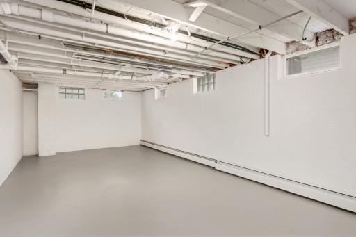 Large unfinished space waiting for your vision!