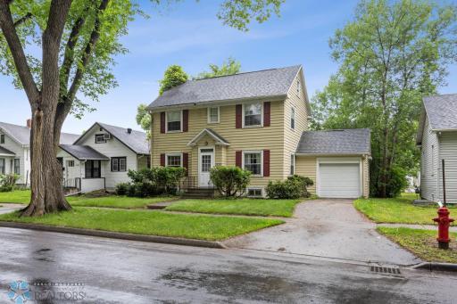 1330 12th Street N, Fargo, ND 58102