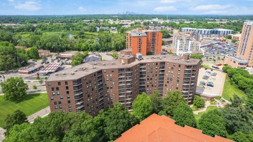 6615 Lake Shore Drive S, 803, Minneapolis, MN 55423
