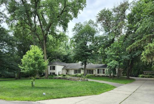 23 Evergreen Road, North Oaks, MN 55127