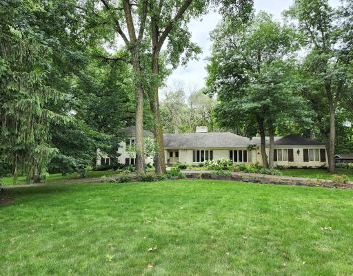23 Evergreen Road, North Oaks, MN 55127