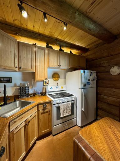 Kitchen/Dining