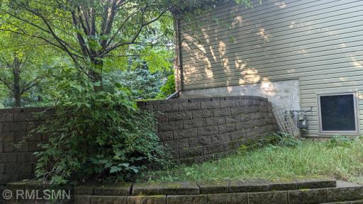 furture 3rd br window and a garden area.jpg