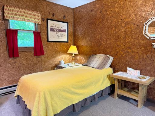 A closer look at the bunkhouse arrangement.