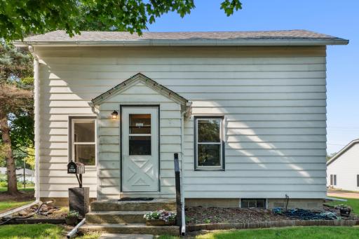 1715 10th Street E, Glencoe, MN 55336