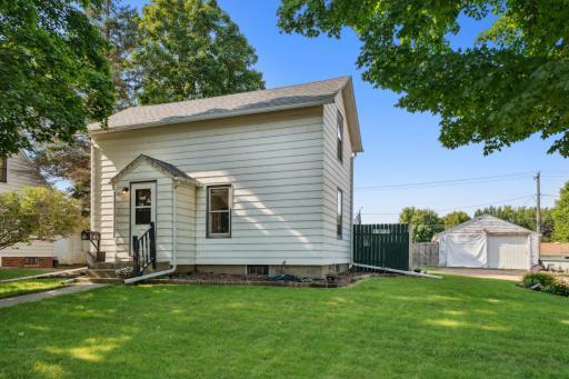 1715 10th Street E, Glencoe, MN 55336