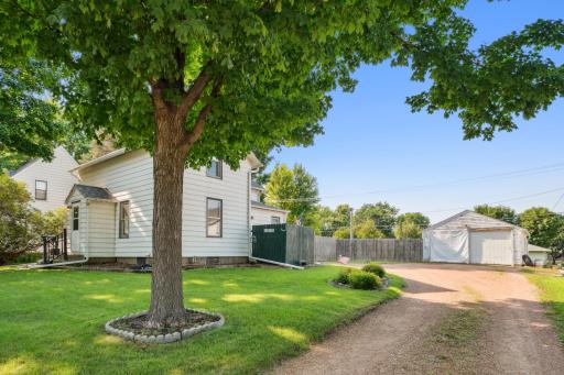 1715 10th Street E, Glencoe, MN 55336