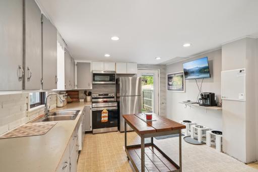 1715 10th Street E, Glencoe, MN 55336
