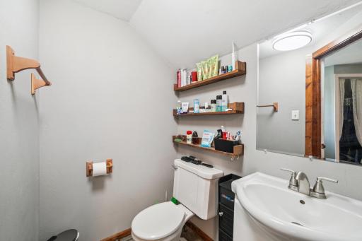 1715 10th Street E, Glencoe, MN 55336