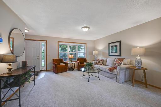 927 Charles Avenue, Saint Paul, MN 55104