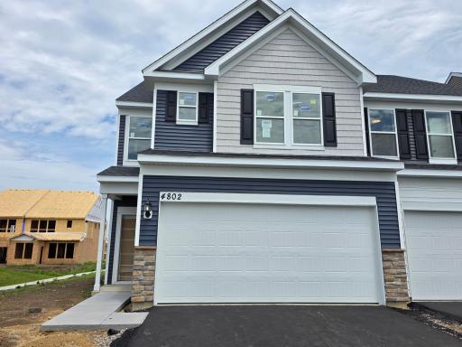 4802 AirLake Drive, Woodbury, MN 55129