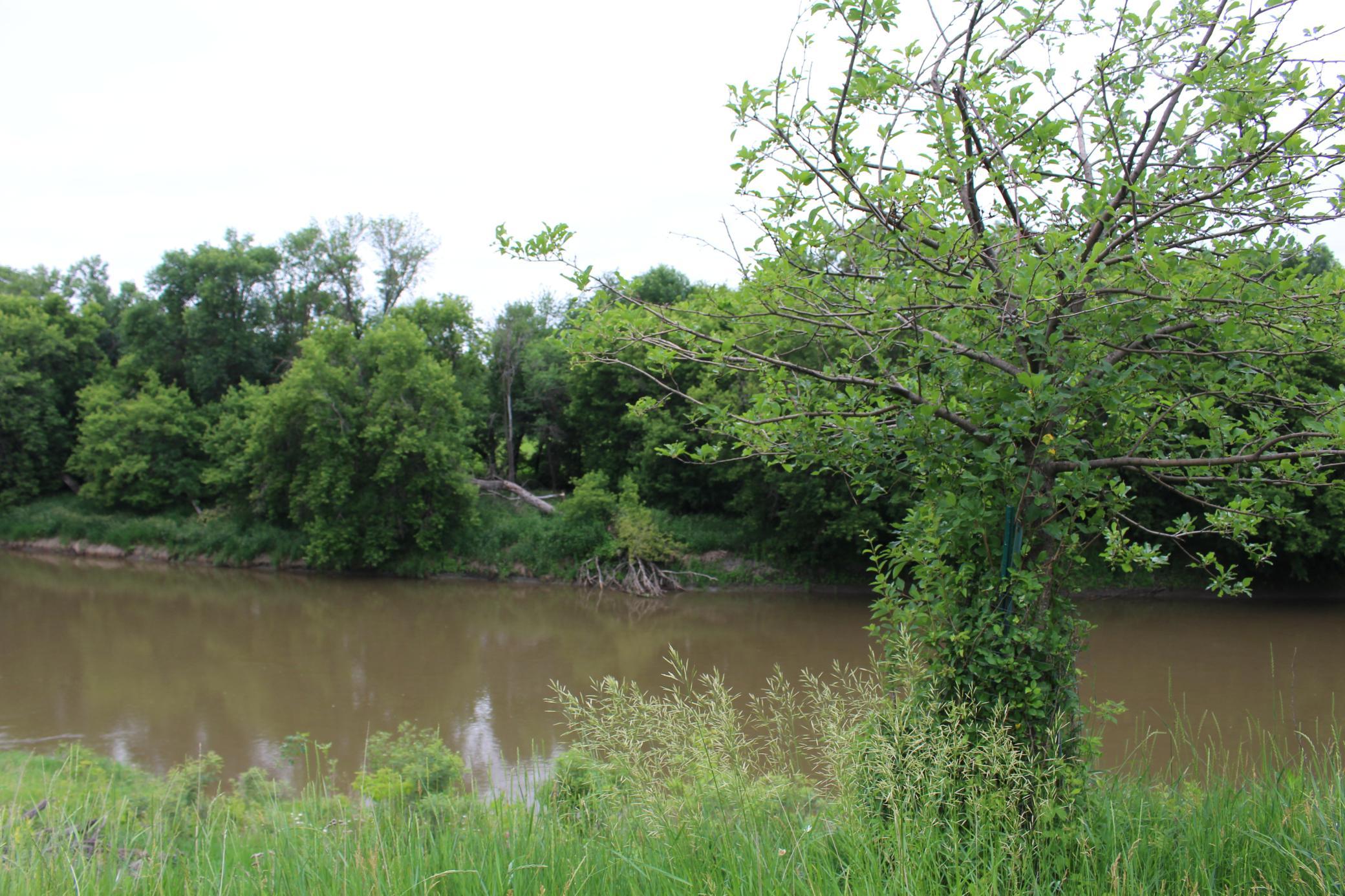 Wonderful river views, fishing and kayaking await!