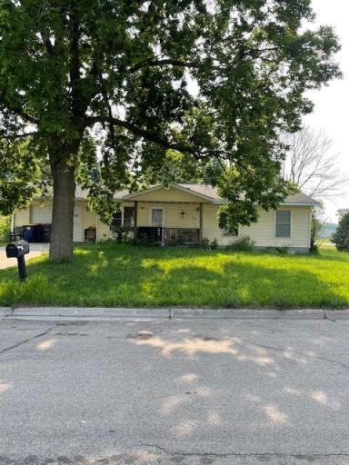 320 20th Street NW, Faribault, MN 55021
