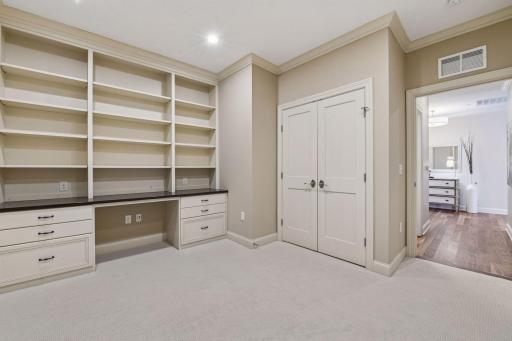 875 Lake Street N, 318, Wayzata, MN 55391
