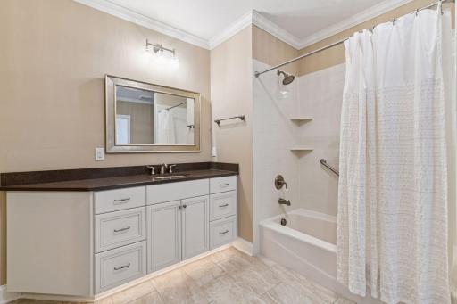 875 Lake Street N, 318, Wayzata, MN 55391