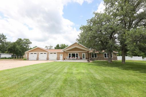915 S Darling Drive NW, Alexandria, MN 56308